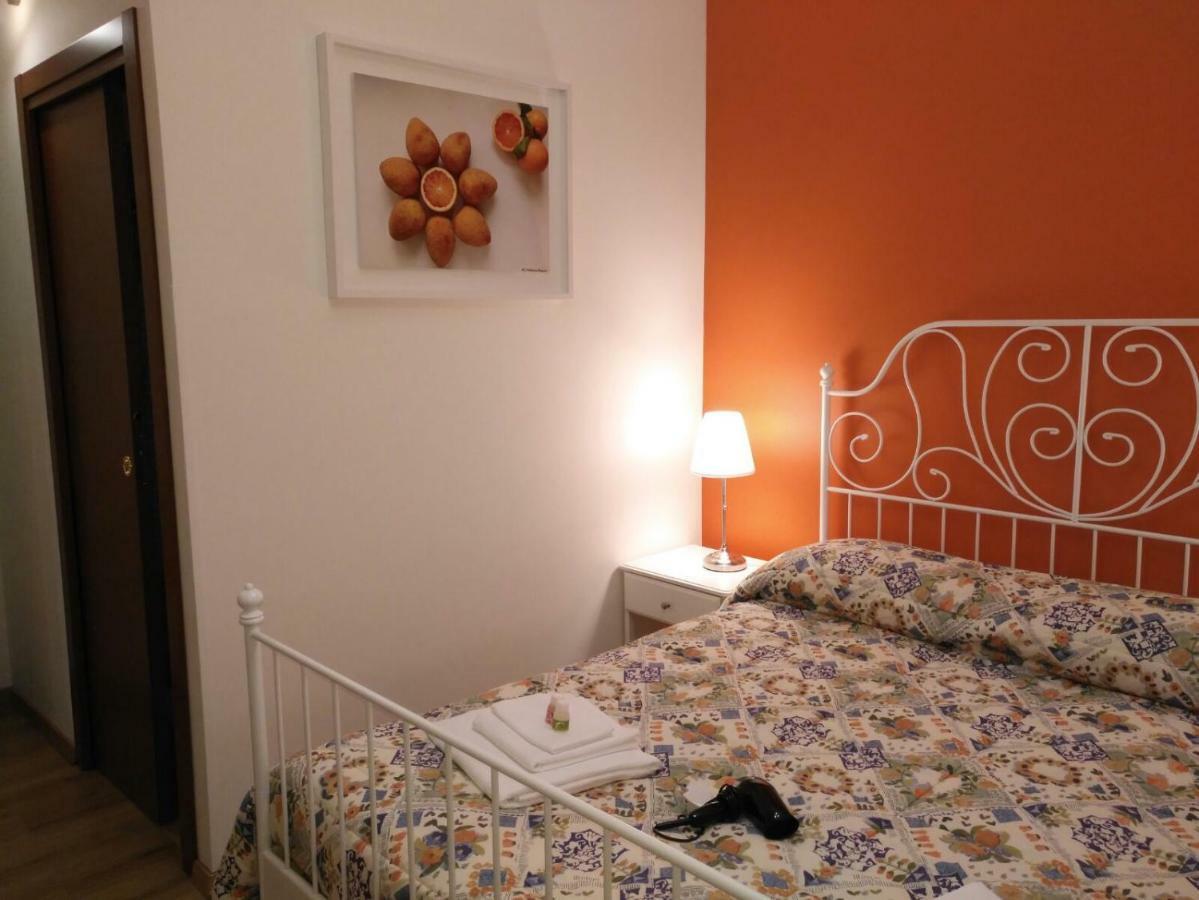 Tosca B&B Catania Bagian luar foto