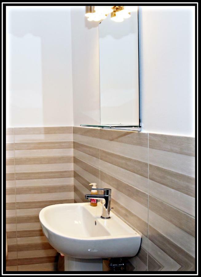Tosca B&B Catania Bagian luar foto